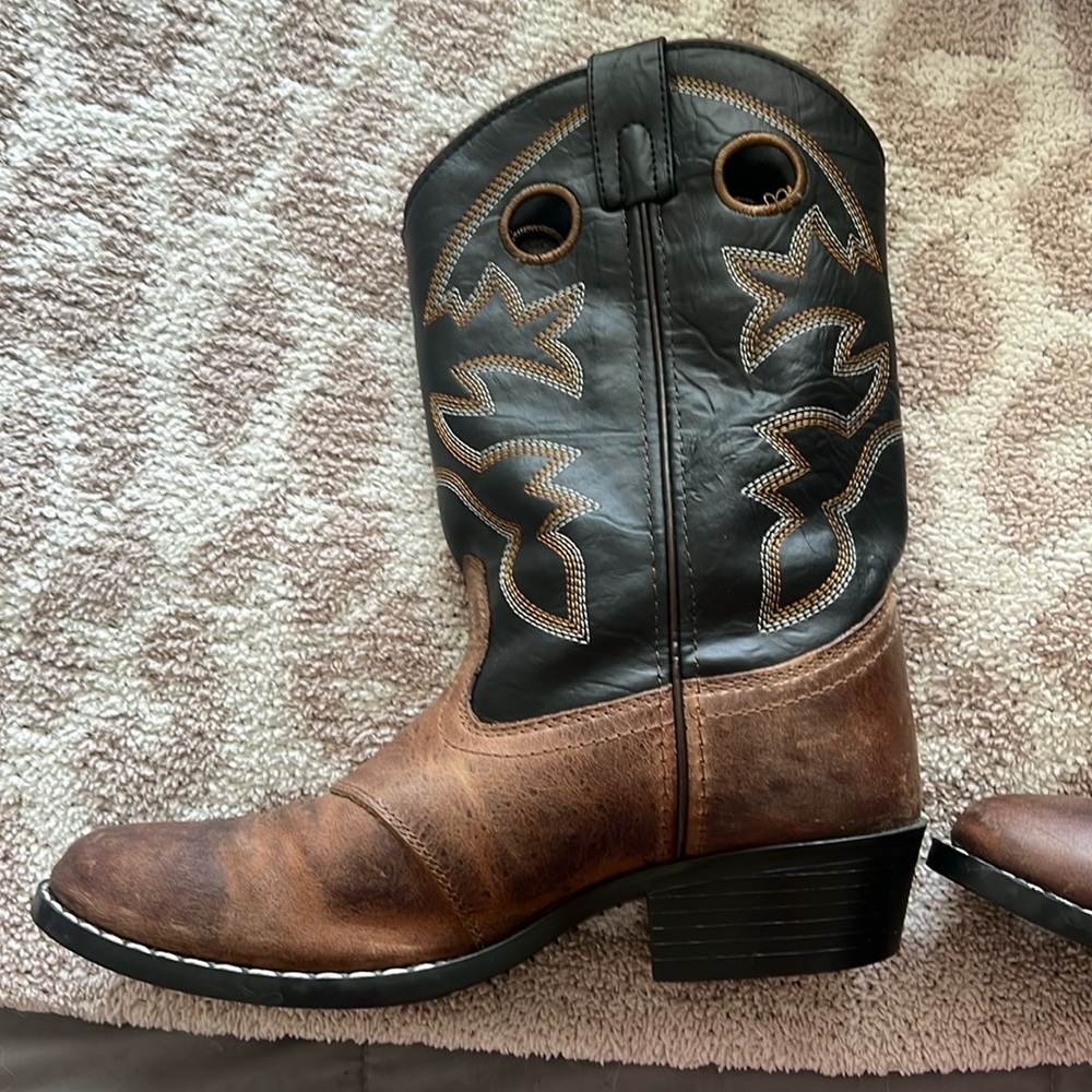 Size 6 D style 41479 Cody James boys Leather Boots